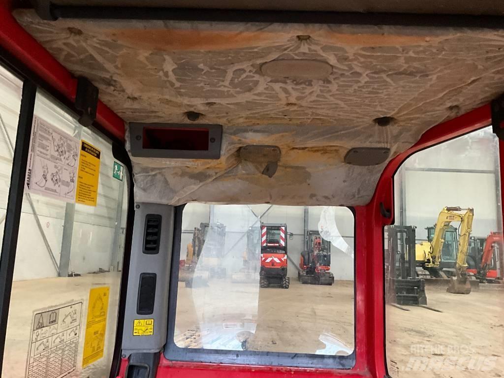 Bobcat E 80 Vezetőfülke és belső tartozékok