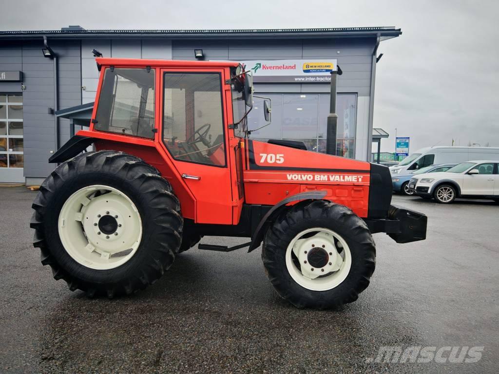 Valmet 705 Traktorok