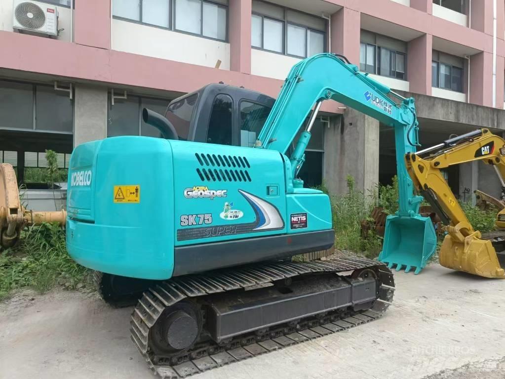 Kobelco SK 75 Közepes (midi) kotrók 7 t - 12 t