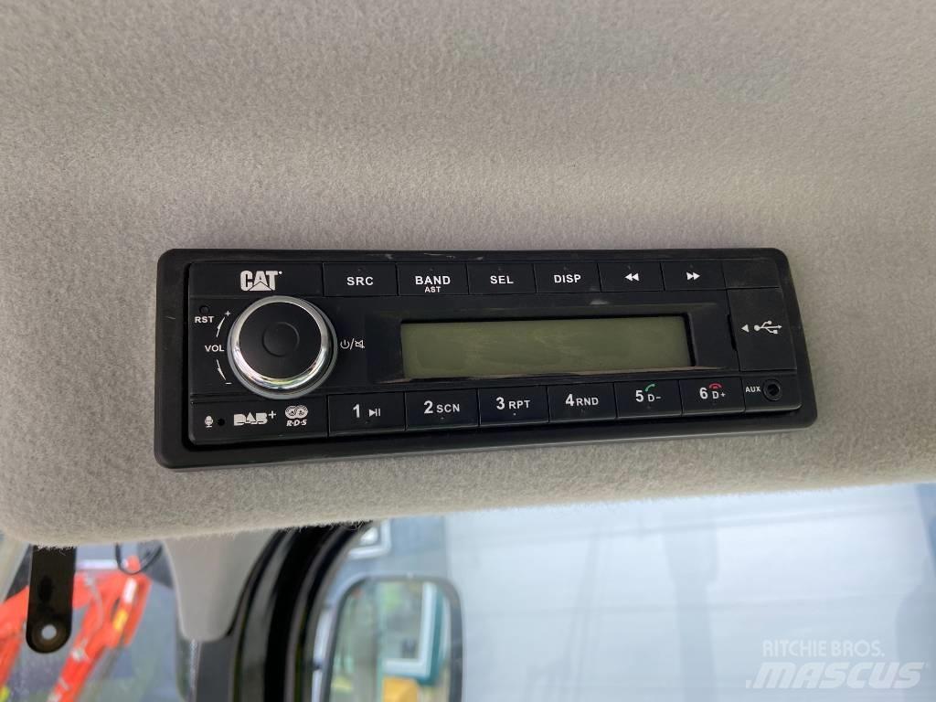 CAT 906 Gumikerekes homlokrakodók