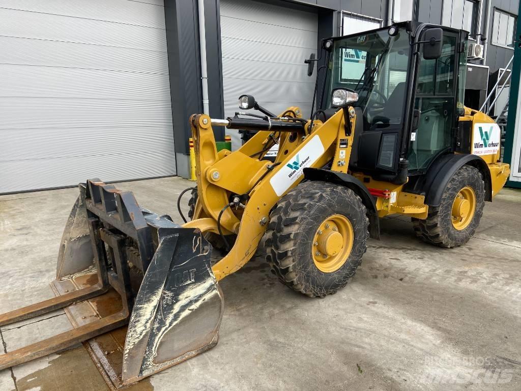 CAT 906 Gumikerekes homlokrakodók