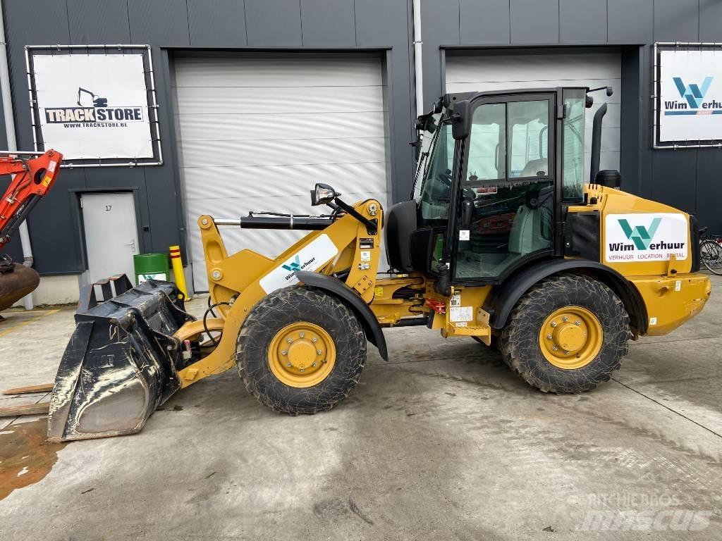 CAT 906 Gumikerekes homlokrakodók