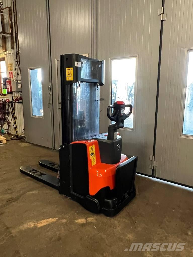 BT truck SWE 120 L Gyalogkíséretű targonca