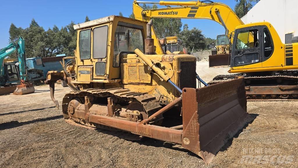 CAT D 6 D lánctalpas dózerek