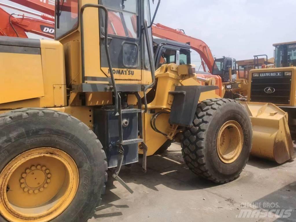 Komatsu WA 320 Gumikerekes homlokrakodók