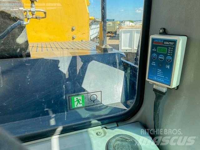 CAT 374F L Lánctalpas kotrók