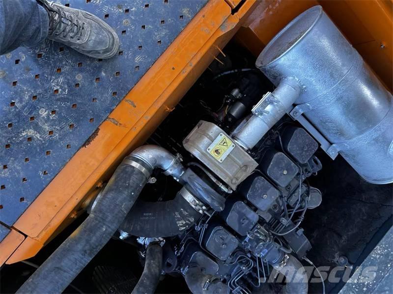 Hyundai 220LC-9S Lánctalpas kotrók