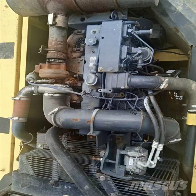 Komatsu 300 Lánctalpas kotrók