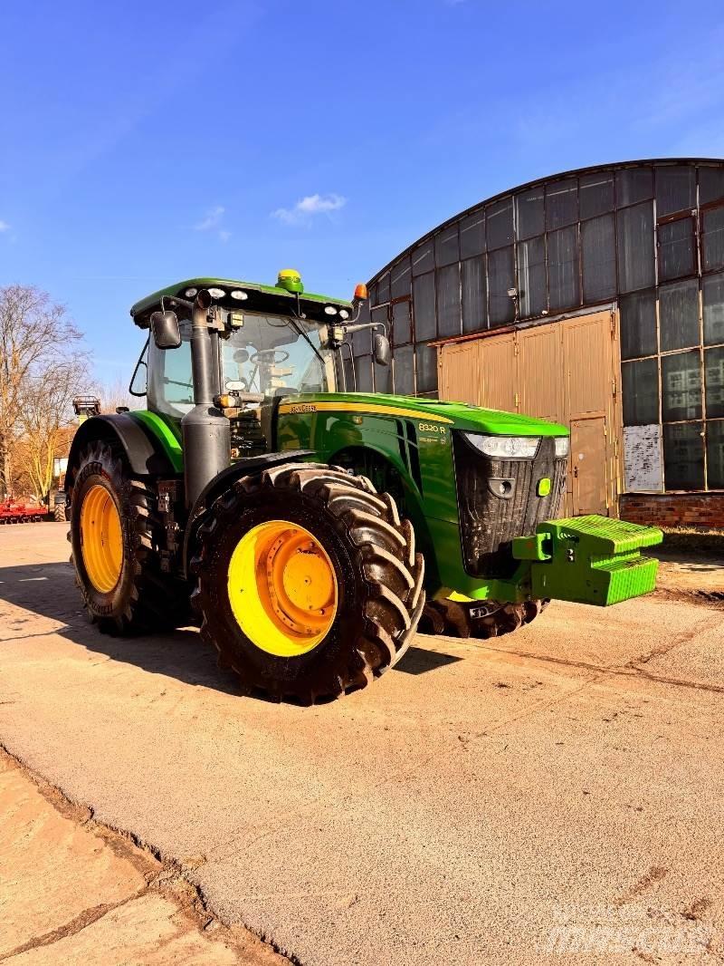 John Deere 8320 R Traktorok