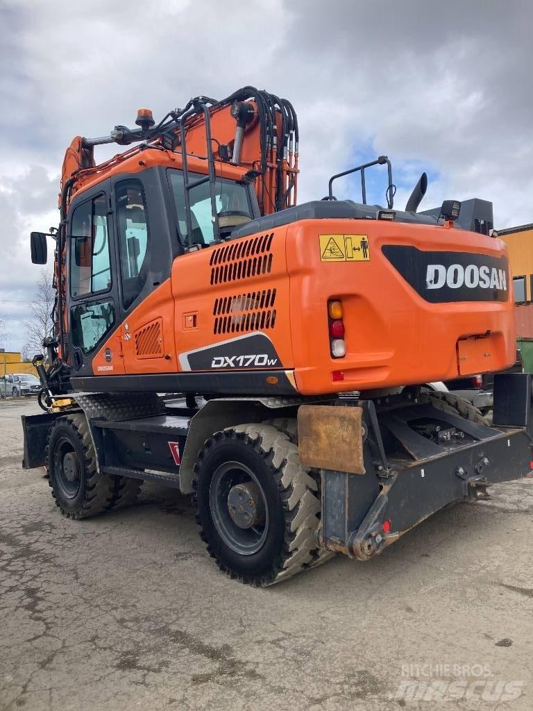 Doosan DX 170 W Gumikerekes kotrók