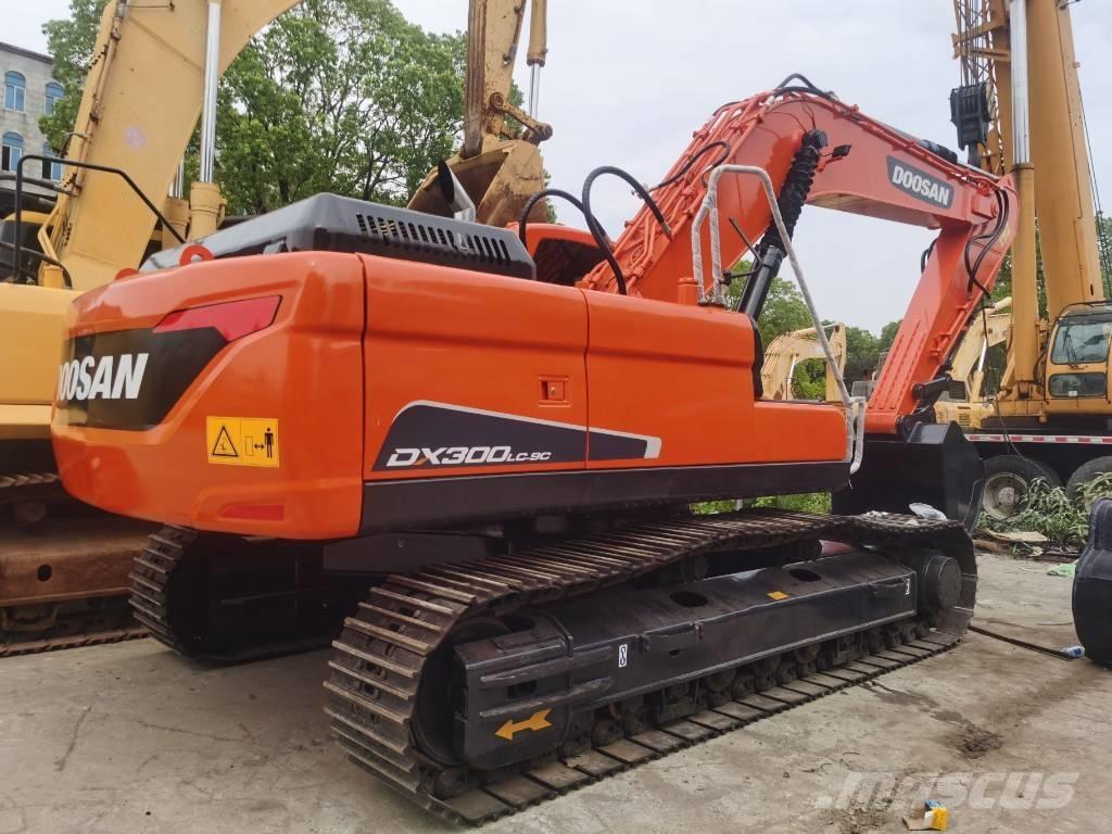 Doosan DX 300 LC Lánctalpas kotrók