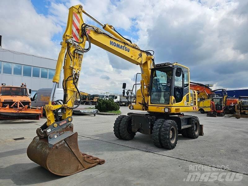 Komatsu PW 148-8 Gumikerekes kotrók