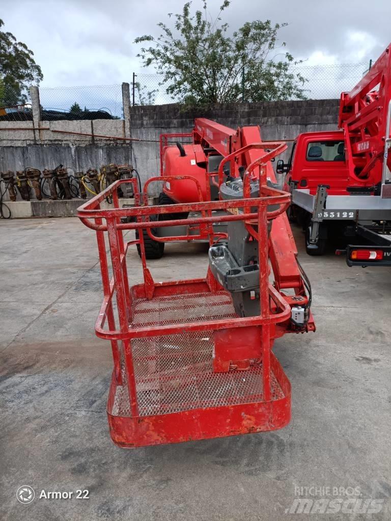 JLG 600 AJ Karos emelők