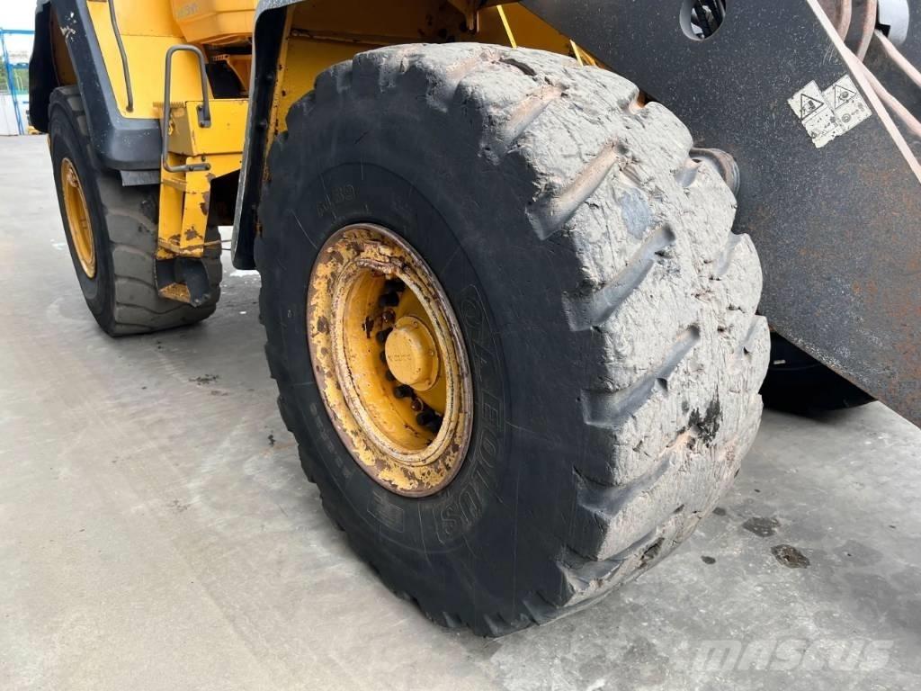 Volvo L180G Gumikerekes homlokrakodók