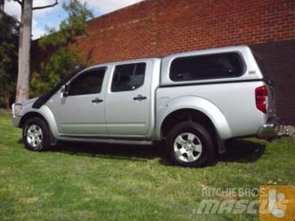 Nissan NAVARA ST-X Transporterek