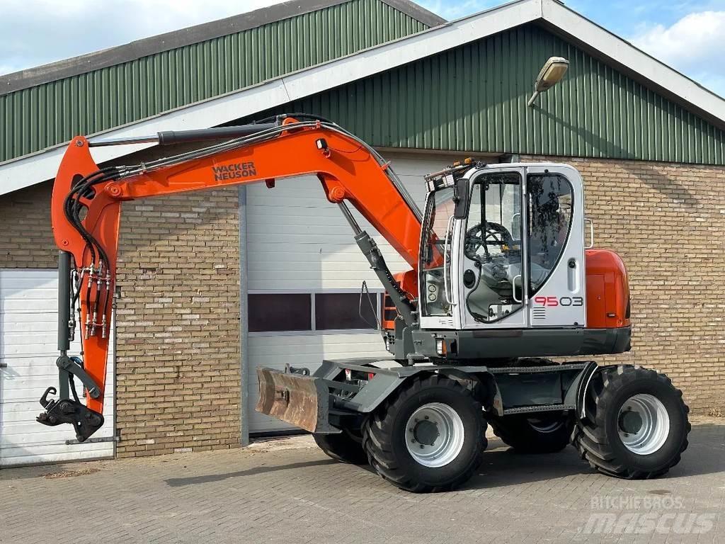 Neuson 9503 Közepes (midi) kotrók 7 t - 12 t