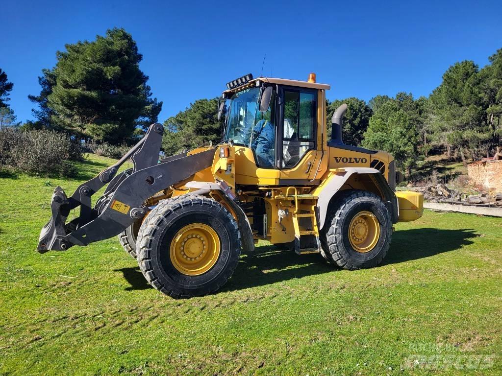Volvo L90f Gumikerekes homlokrakodók