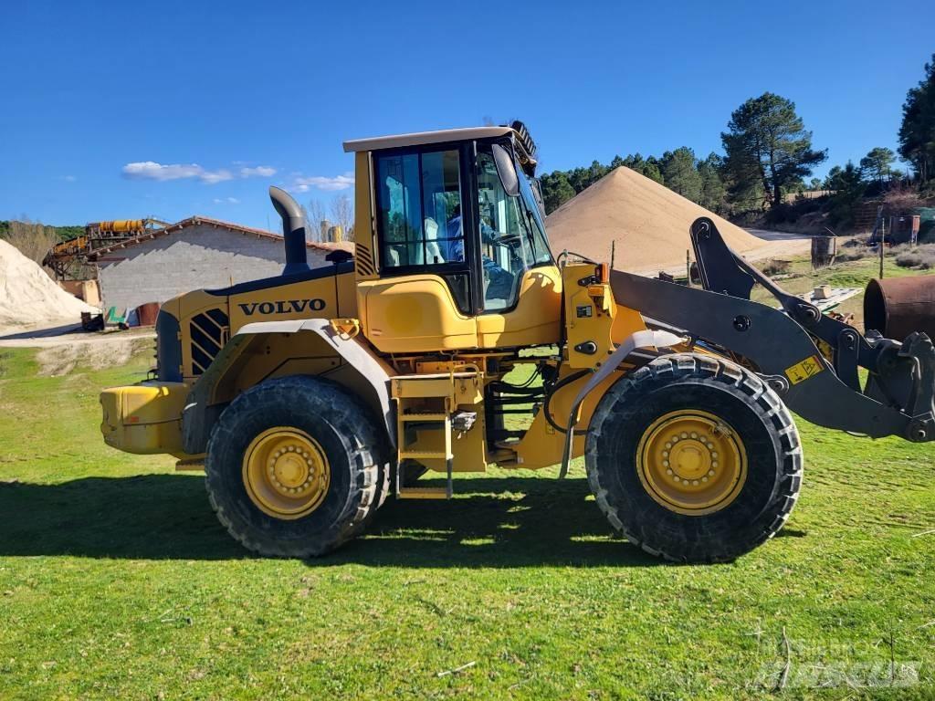 Volvo L90f Gumikerekes homlokrakodók