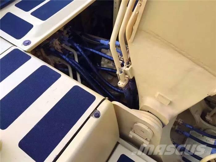 Komatsu PC 200-7 Lánctalpas kotrók