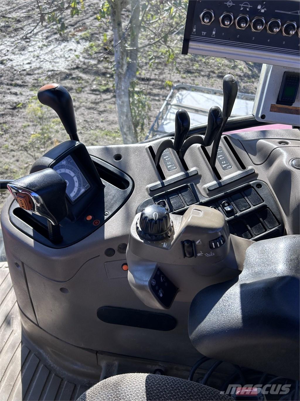 CASE Maxxum 125 Traktorok