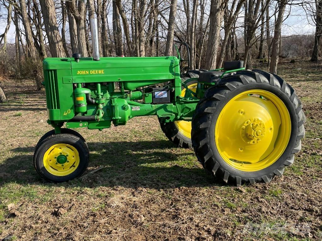 John Deere 40T Traktorok