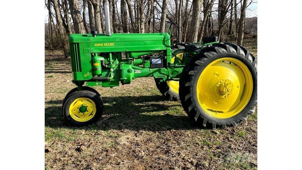 John Deere 40T Traktorok
