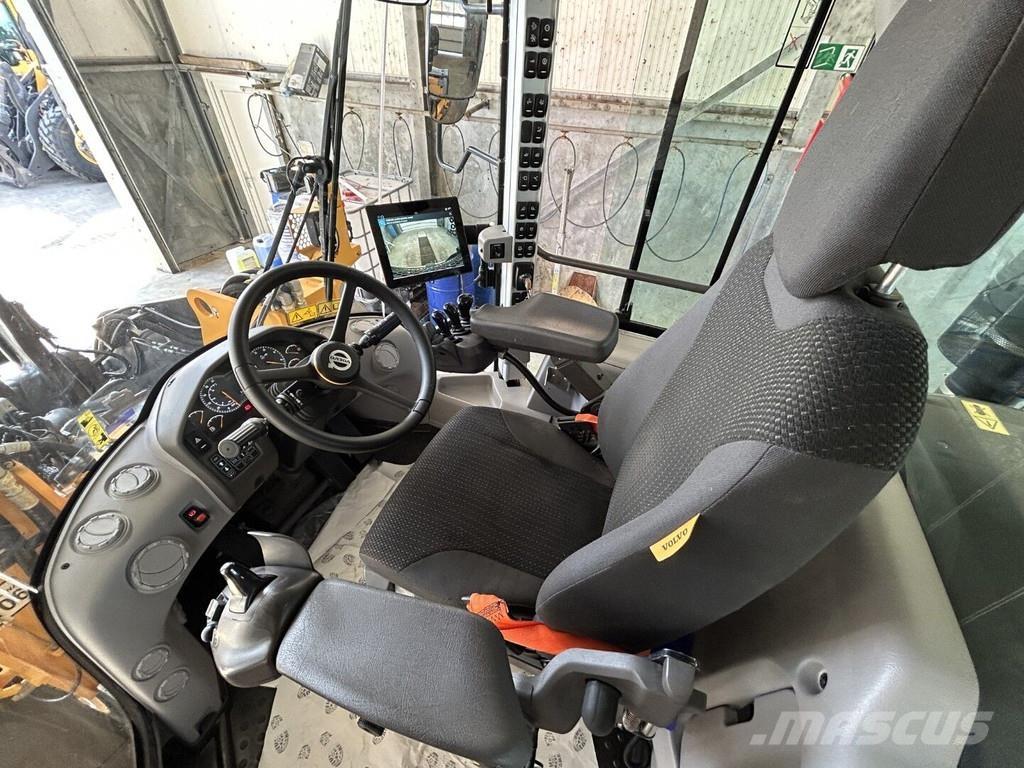 Volvo L120H Gumikerekes homlokrakodók