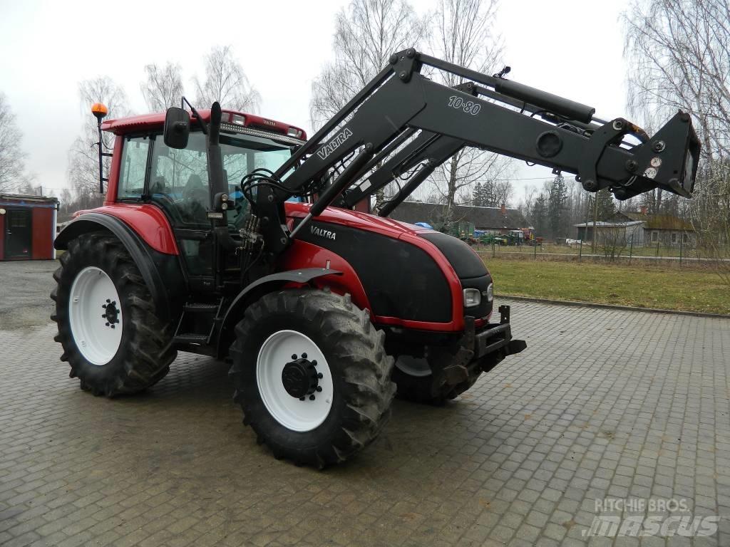 Valtra T 140 Traktorok
