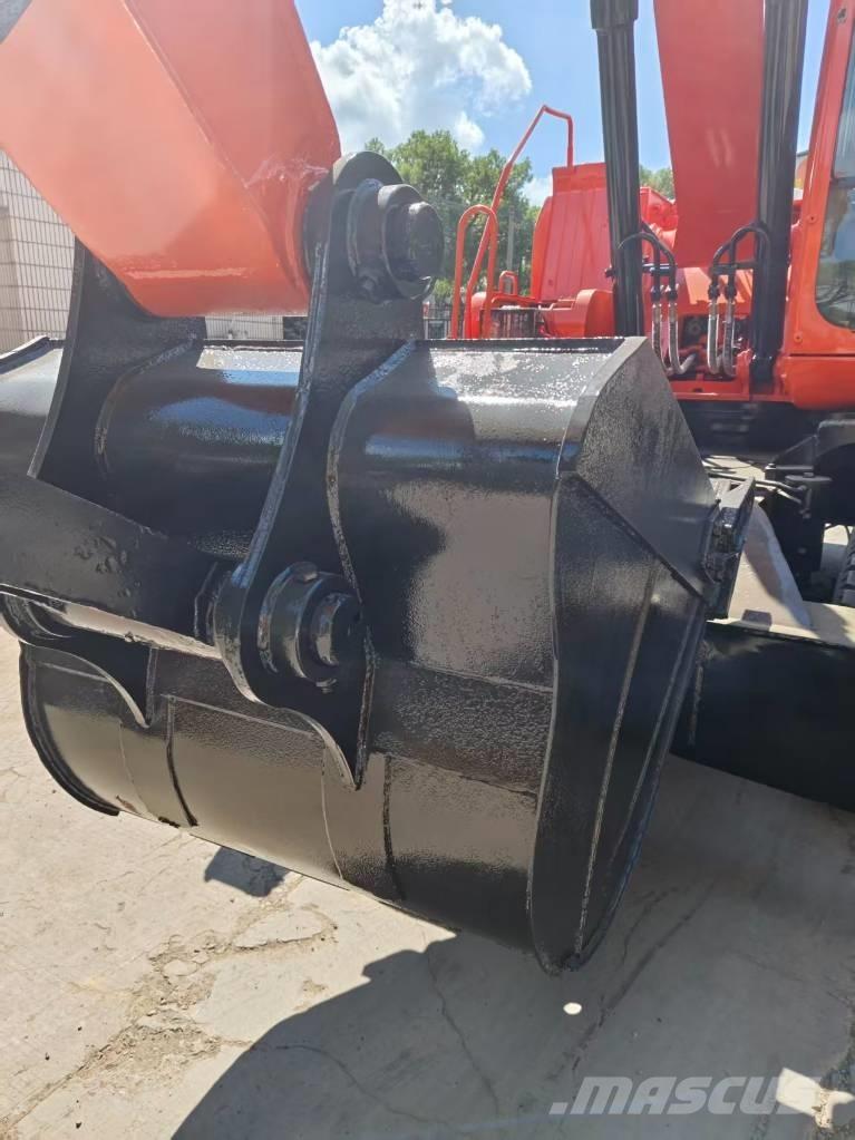 Doosan DH 210 W-7 Gumikerekes kotrók