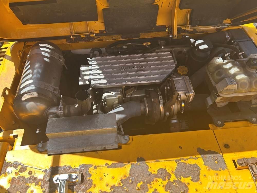 JCB JS20MH Gumikerekes kotrók