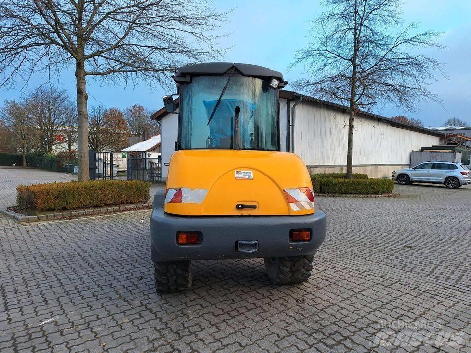 Terex Schaeff TL80 Gumikerekes homlokrakodók