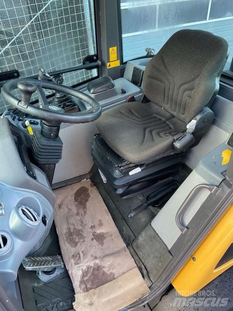Volvo L28F Mini homlokrakodók
