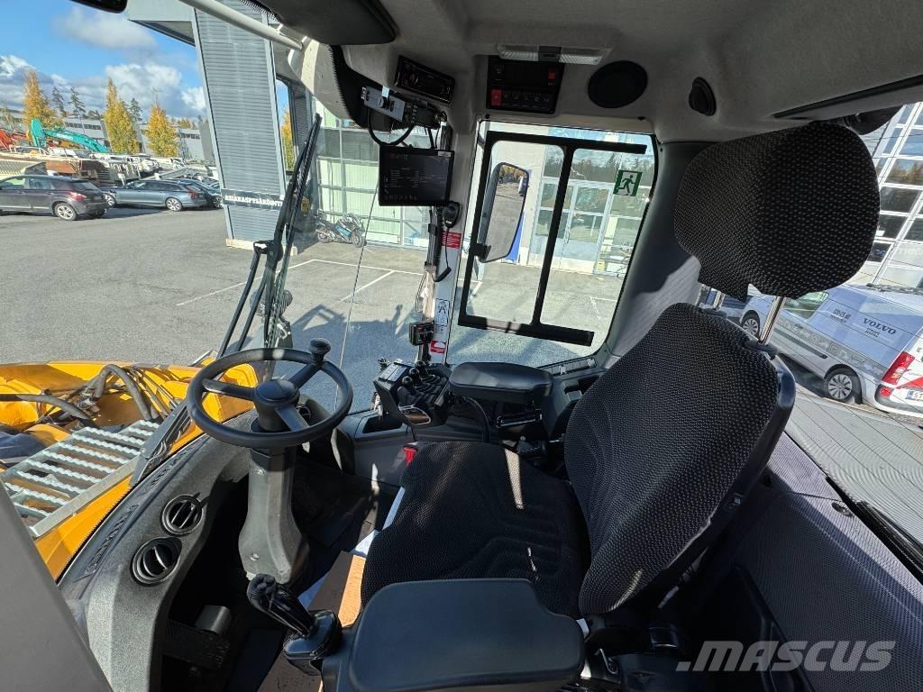 Liebherr L546 Gumikerekes homlokrakodók