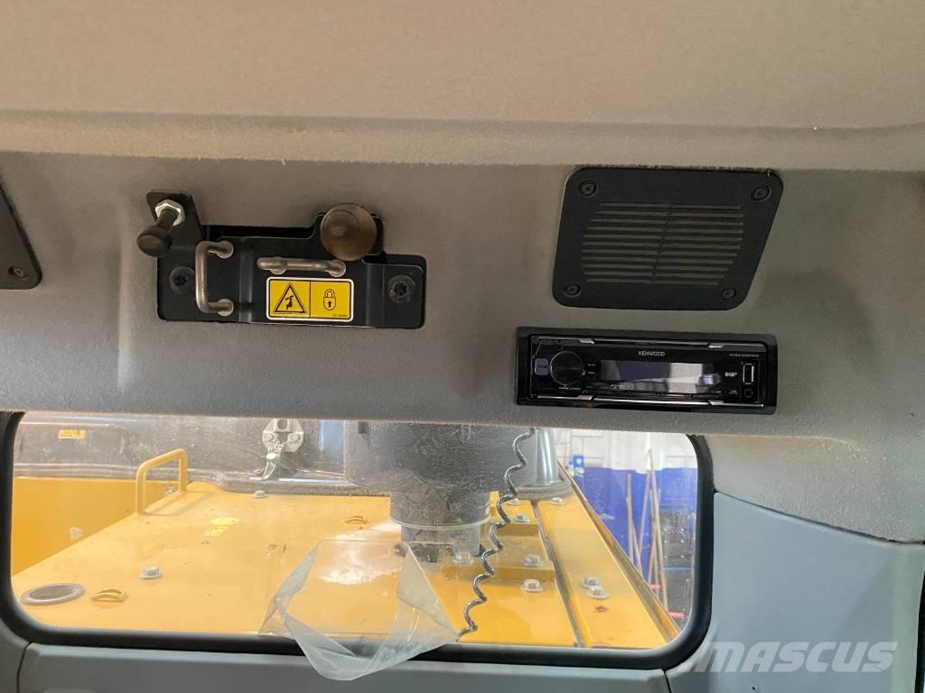 CAT 323F LN Lánctalpas kotrók