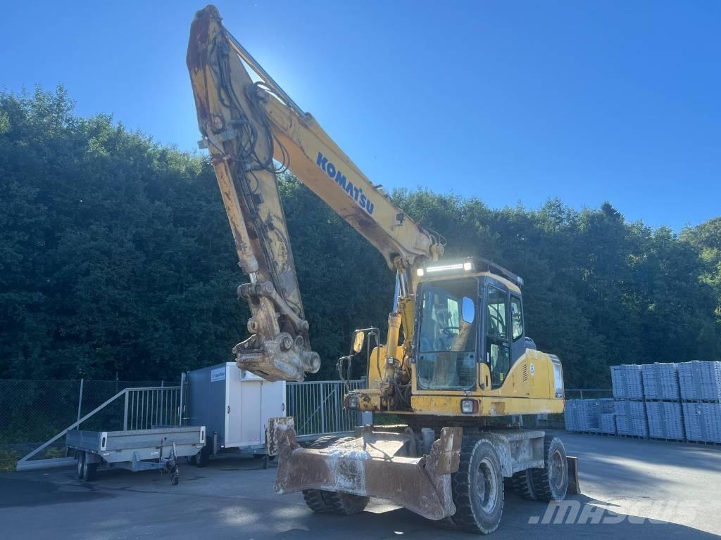 Komatsu PW 200-7 Gumikerekes kotrók