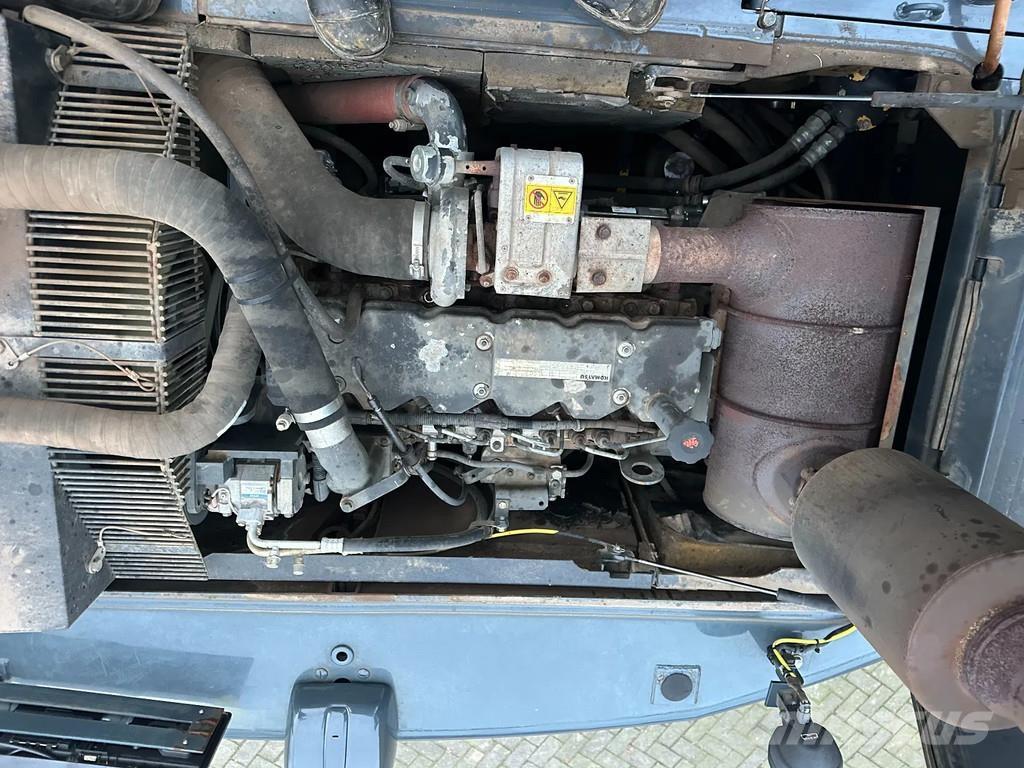 Komatsu PW200-7EO Gumikerekes kotrók