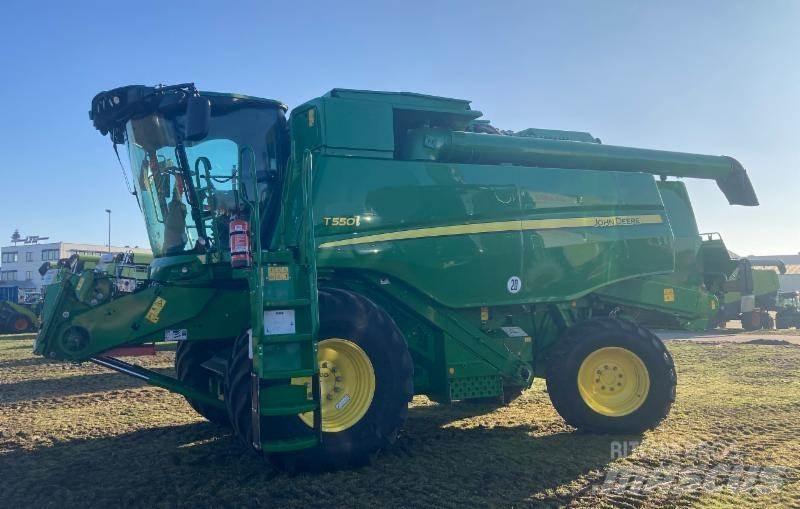 John Deere T 550 i Kombájnok