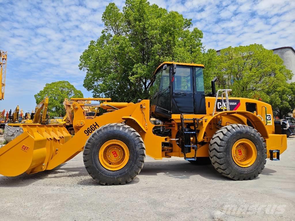 CAT 966 H Gumikerekes homlokrakodók