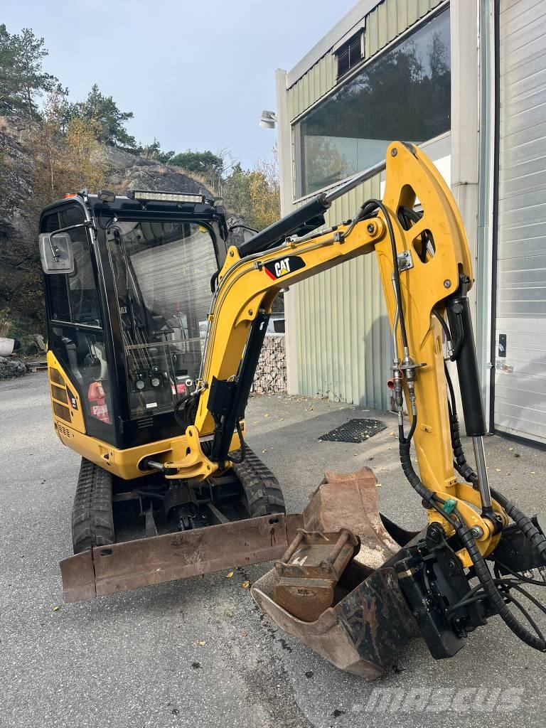 CAT 301.7 D Rototilt Mini kotrók < 7t