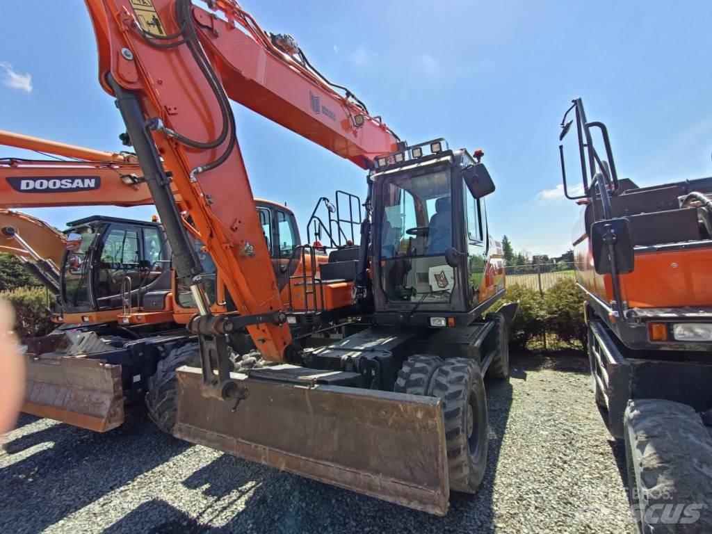 Doosan DX140W-5 Gumikerekes kotrók
