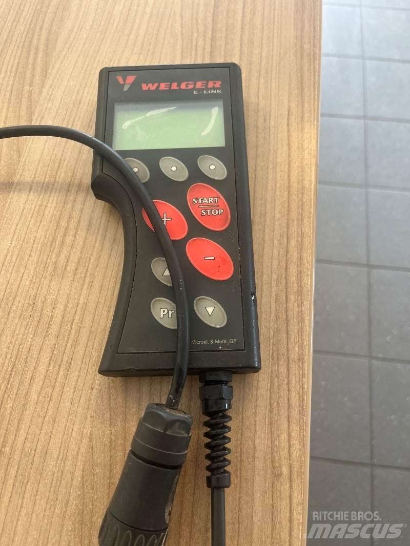 Welger D 6060 Szögletes bálázók