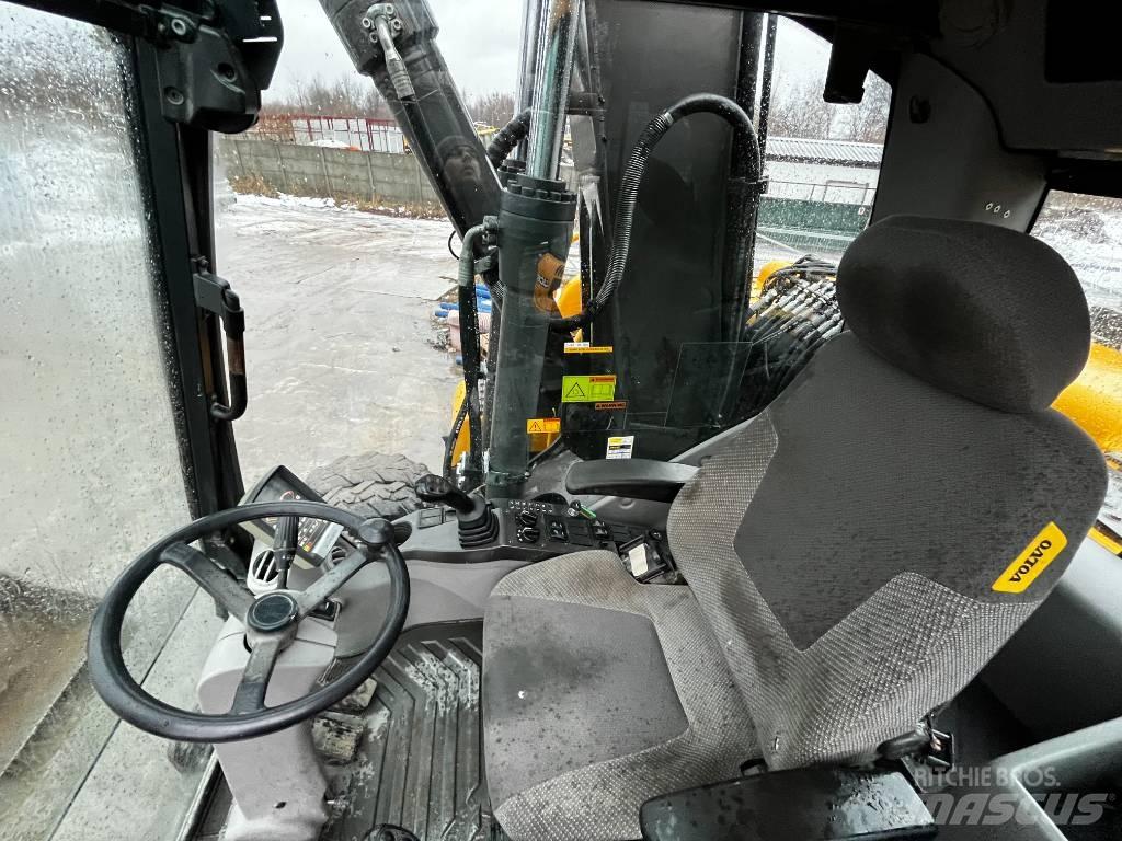 Volvo EW 140 C Gumikerekes kotrók
