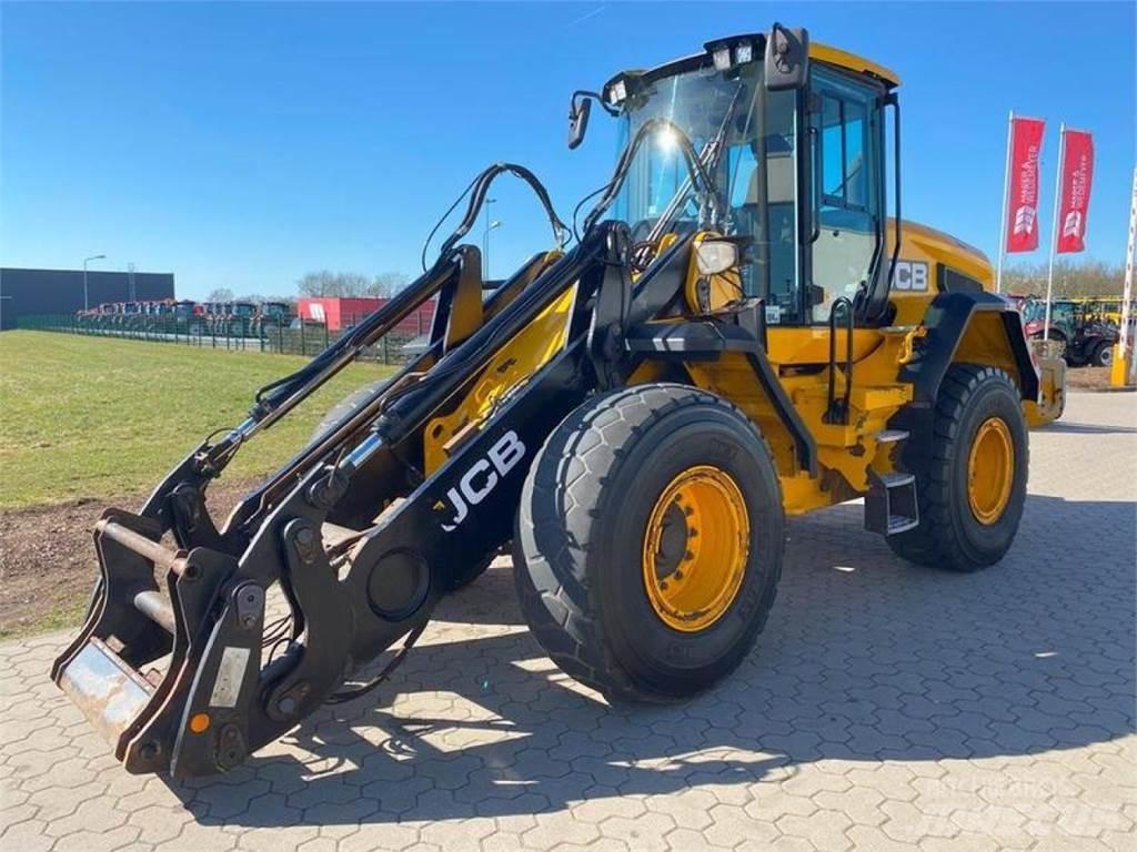 JCB 437 HT Gumikerekes homlokrakodók