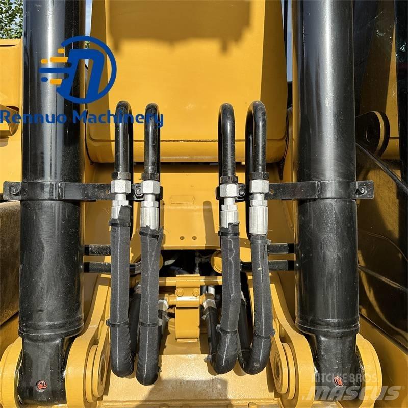 CAT 320D2 Lánctalpas kotrók