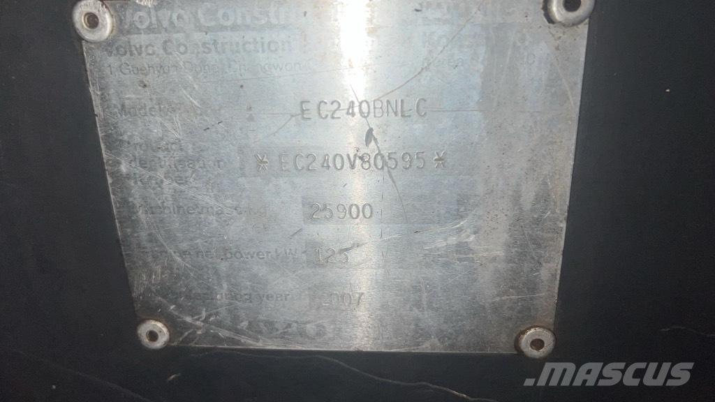 Volvo EC 240 B N LC Gémek és dipperek