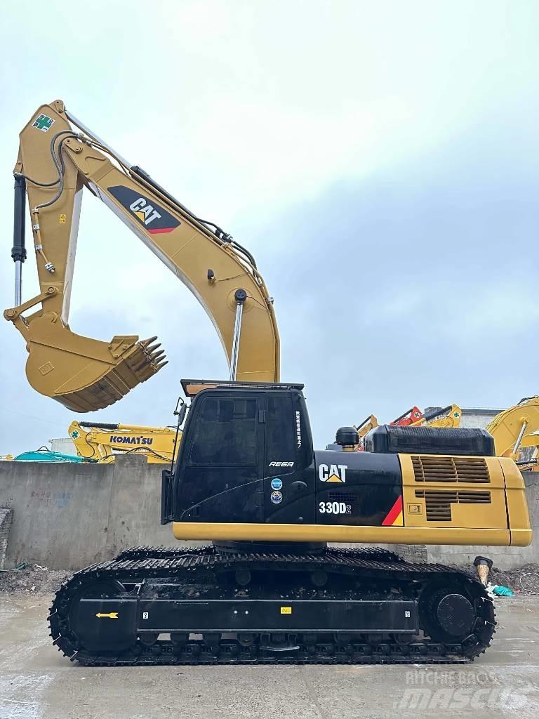 CAT 330 D2 Közepes (midi) kotrók 7 t - 12 t