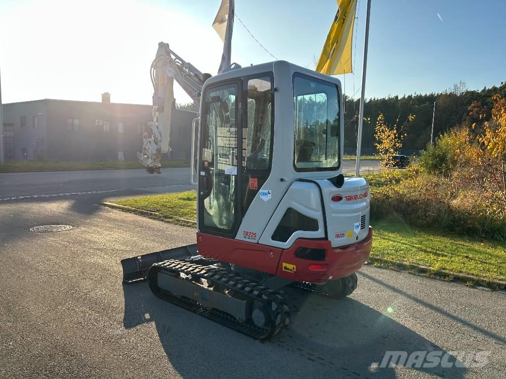 Takeuchi TB 225A V3 Mini kotrók < 7t