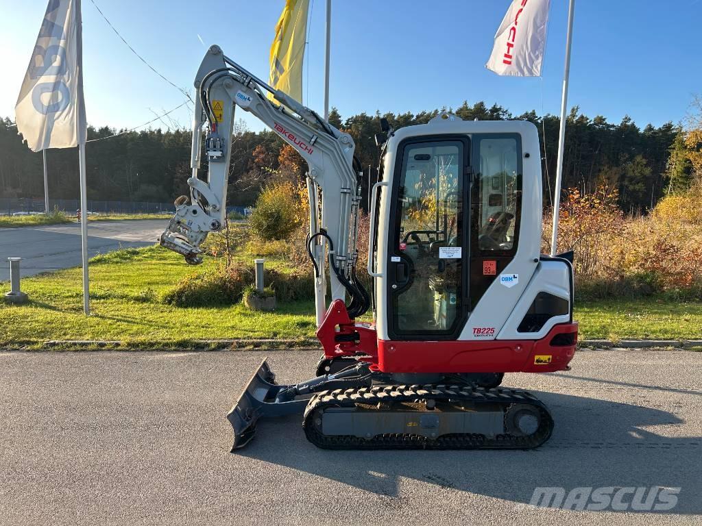 Takeuchi TB 225A V3 Mini kotrók < 7t