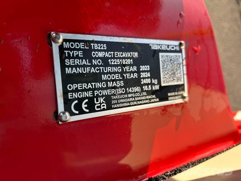 Takeuchi TB 225A V3 Mini kotrók < 7t