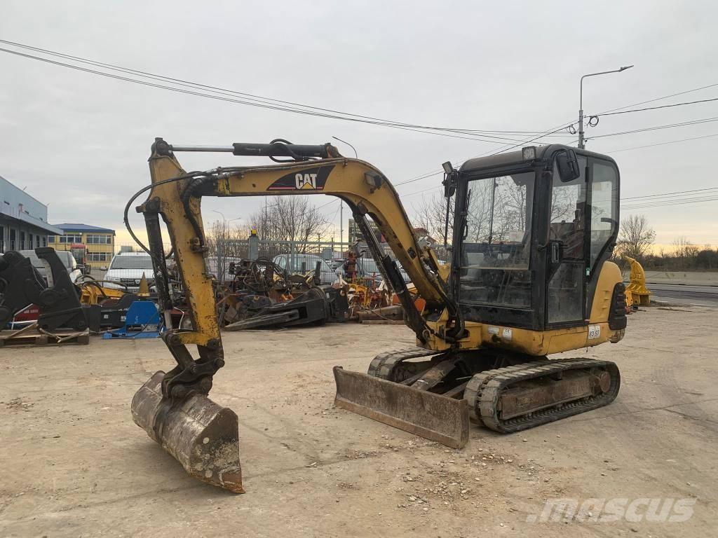 CAT 302.5 Mini kotrók < 7t